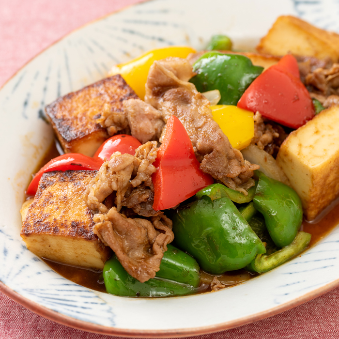 豚肉とピーマンと厚揚げの甘辛カレー炒め