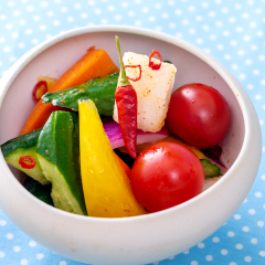 夏野菜で特製おちゃのこピクルス