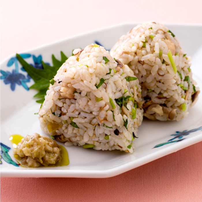 鯖缶とキノコのピリ辛ねぎ生姜炊き込みご飯