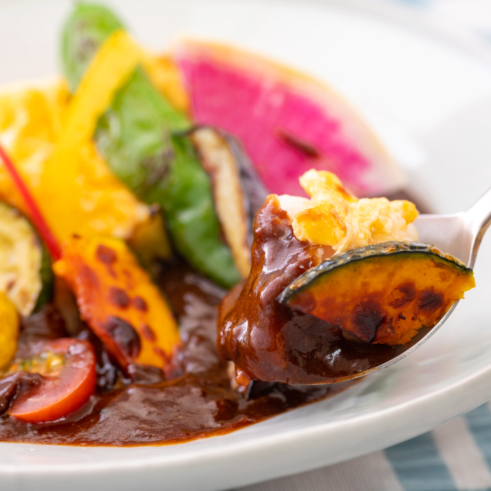 夏野菜の富良野風オムカレー