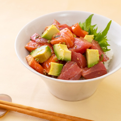 ハワイ風ポキ丼