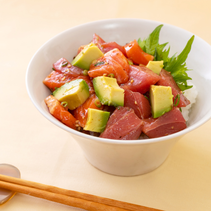 ハワイ風ポキ丼