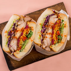 狂辛テリヤキと野菜の厚切りサンド