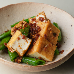スナップえんどうと厚揚げの山椒ふりかけ炒め