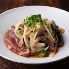 春鰹と新玉ねぎの土佐酢和え