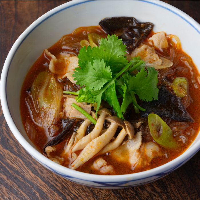 おだし×麻辣醬で
「麻辣湯（マーラータン）」